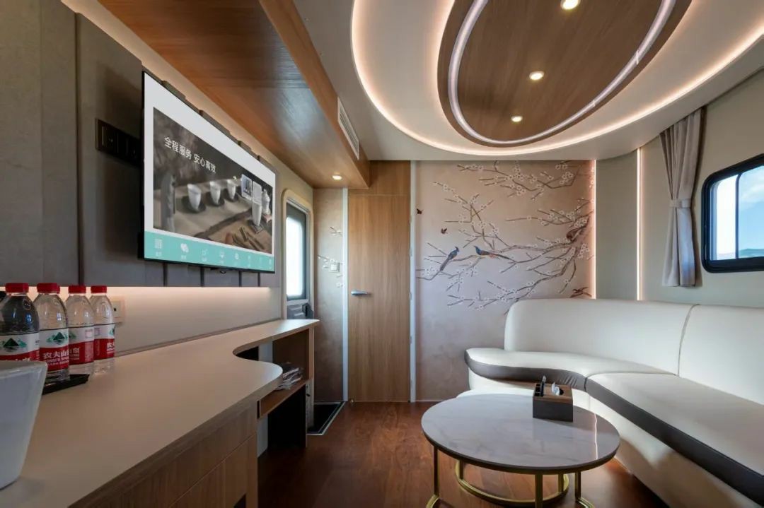 赛里木湖畔的“风景之屋”：永盈会移动民宿开启沉浸式旅行体验