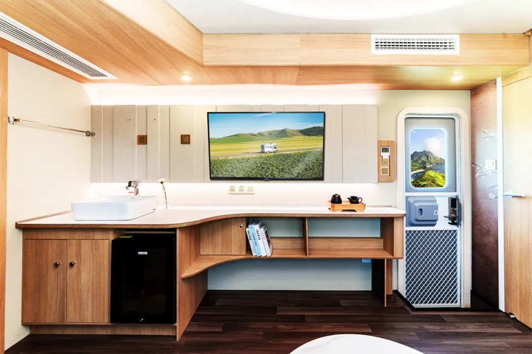 赛里木湖畔的“风景之屋”：永盈会移动民宿开启沉浸式旅行体验