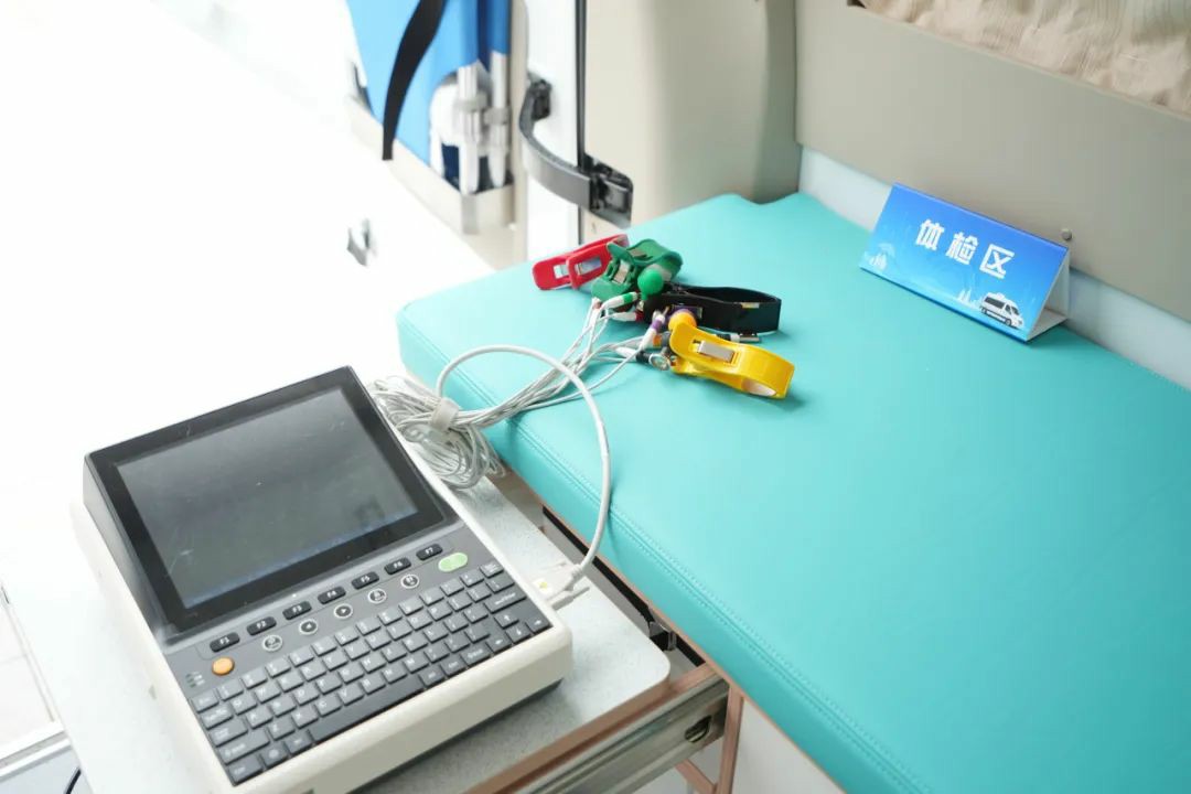 流动医疗暖民心·签约服务进万家! 永盈会民生体检巡诊车助力滑县医共体建设